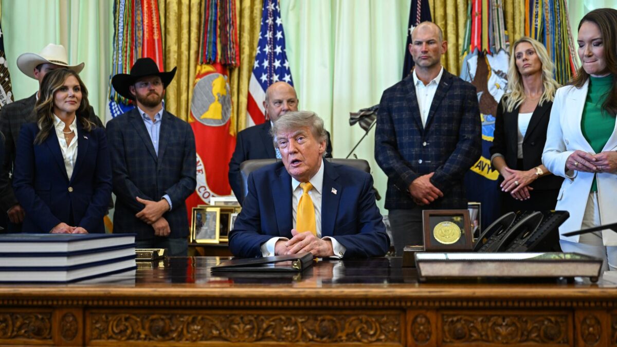 Trump anuncia veto a importações da Bombardier, rival da Embraer