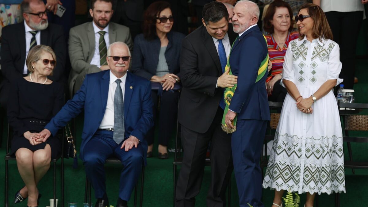 Lula acompanha desfile de 7 de Setembro ao lado de Alcolumbre, Motta e Fachin