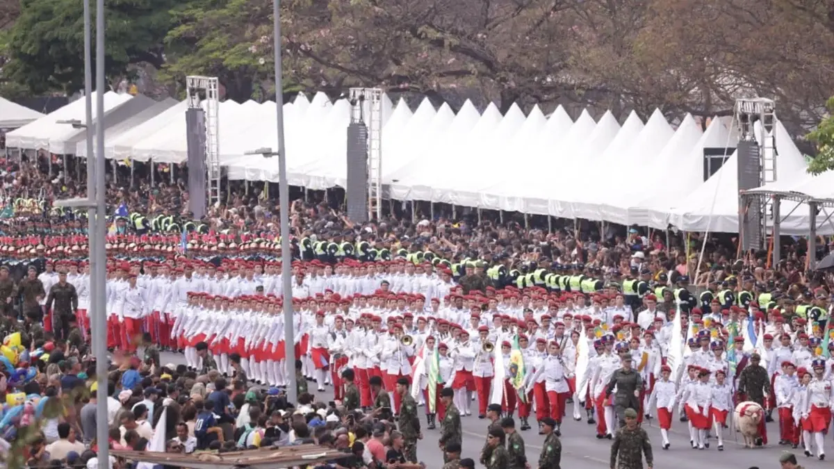 Arquibancadas do desfile de 7 de Setembro lotam em Brasília