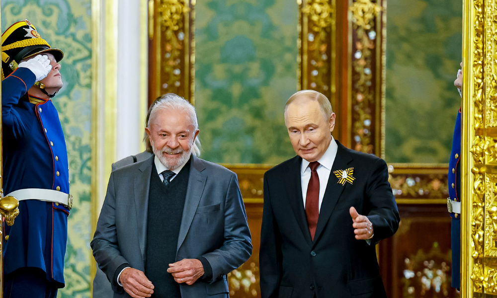 Putin afirma que relações entre Rússia e Brasil avançam em mensagem a Lula