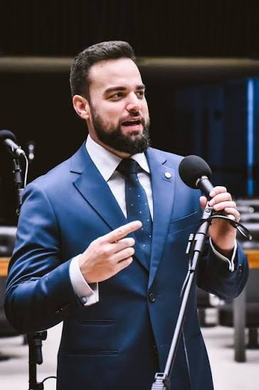 Caio Vianna busca primeiro mandato eletivo para a Câmara dos Deputados