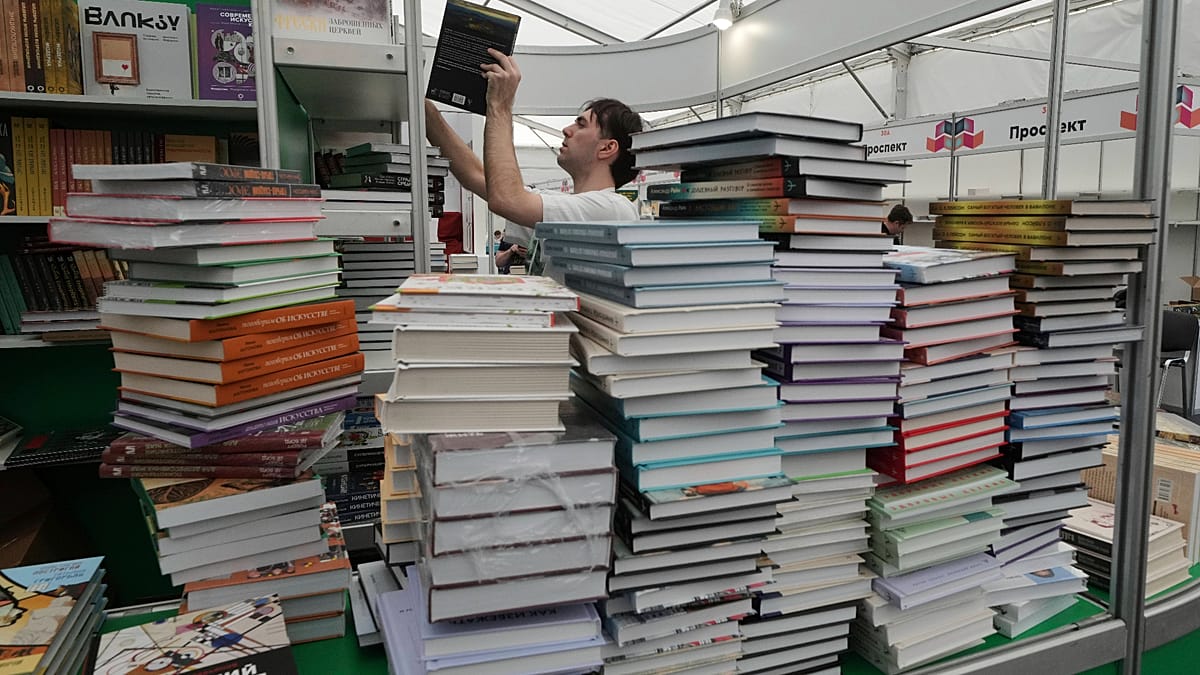 Letônia proíbe importação de livros e outros impressos da Rússia e de Belarus