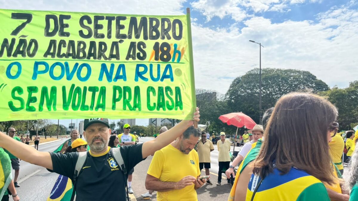 Manifestações em Brasília pedem impeachment de Moraes e criticam Alcolumbre