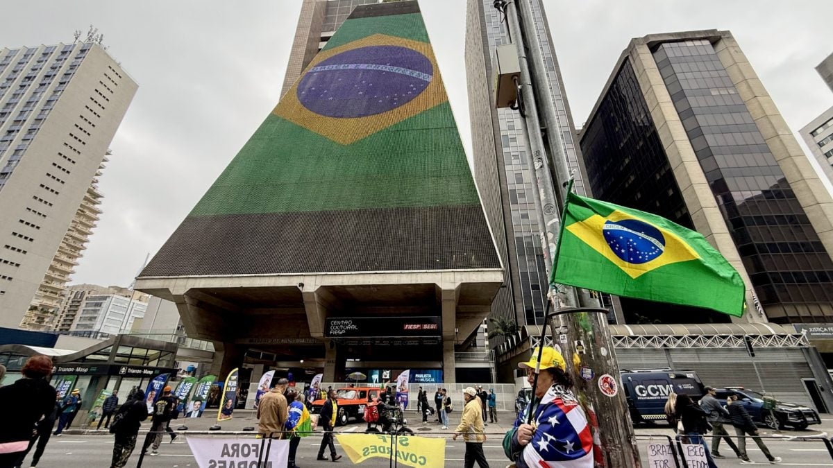 Ato contra Lula e Moraes reúne apoiadores na Avenida Paulista