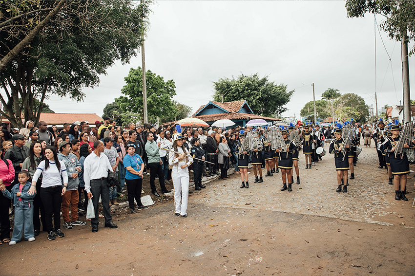 Desfile cívico reúne cerca de 400 alunos em Ponto de Cacimbas