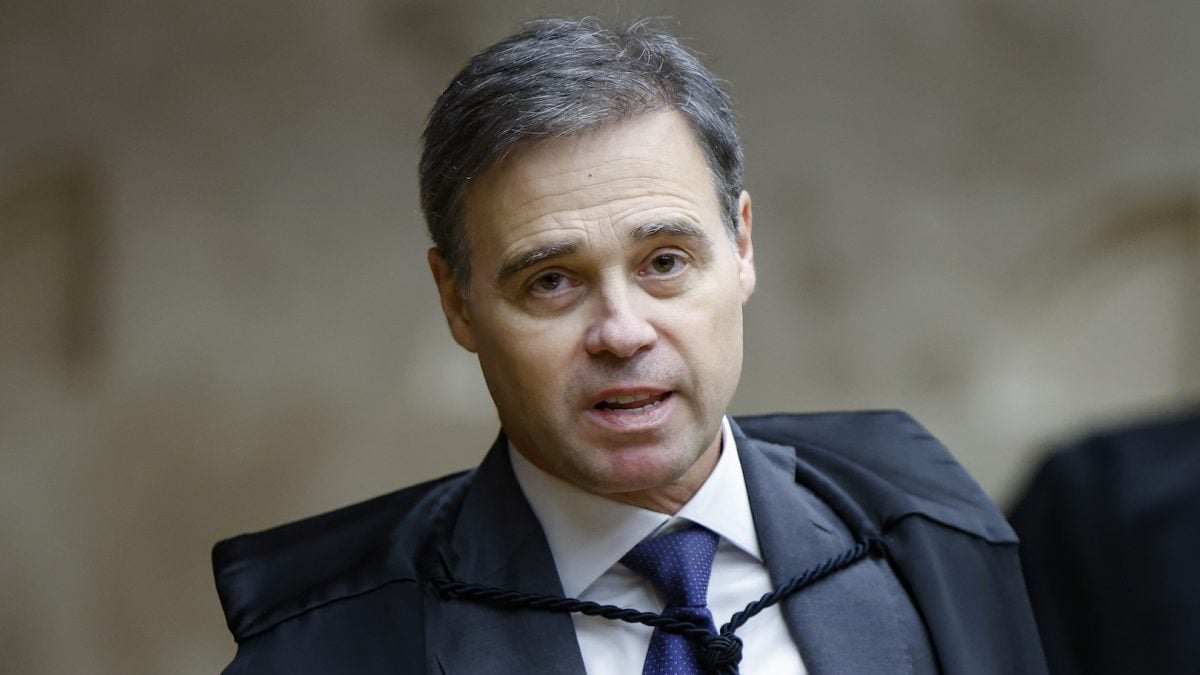 Advogado cobra de André Mendonça julgamento de recurso contra arquivamento de denúncia sobre Bolsonaro